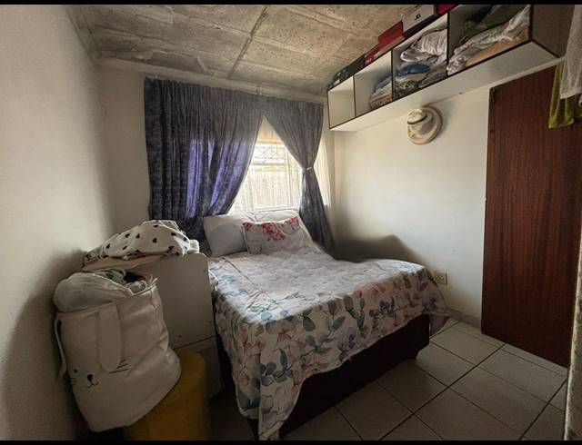 2 BEDROOM FLAT FOR SALE IN VEREENIGING CENTRAL